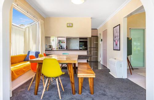 Whitby Maison | Retro 4 bedroom home, warm and welcoming, quiet location
