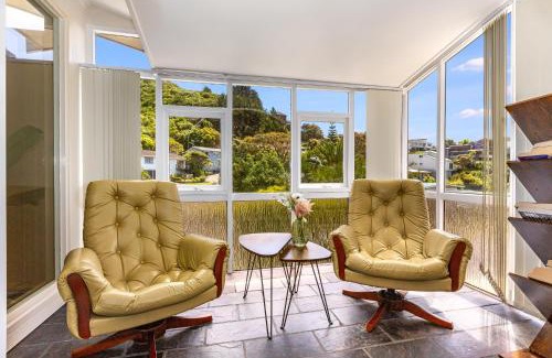 Whitby Maison | Retro 4 bedroom home, warm and welcoming, quiet location