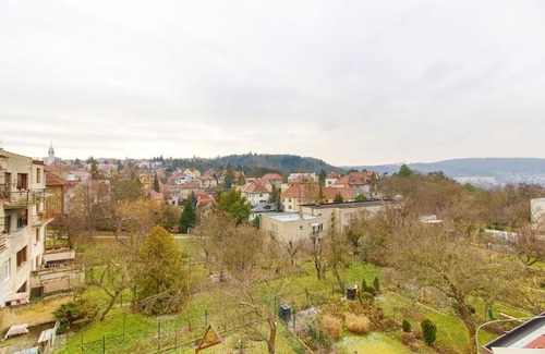 Brno Appartement | Retro Apartment with a View
