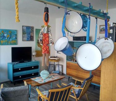 Lomnice nad Popelkou Appartement | Retro Art room