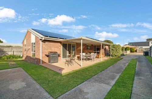 Torquay Maison | Retro Beach Break - 300 meters to the beach