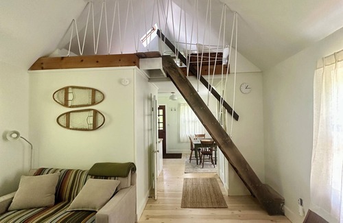 Accord Cottage | Retro Cottage in Accord