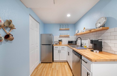 Lamar Heights Area Maison | Retro Family Hub - perfect for large groups! Arcade, Nostalgia, Ping Pong