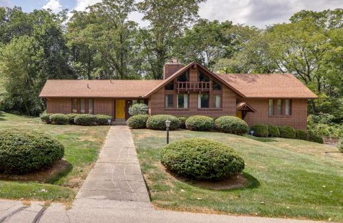 Xenia Maison | Retro Ohio Home on 1-Acre Property