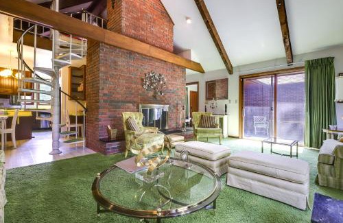 Xenia Maison | Retro Ohio Home on 1-Acre Property