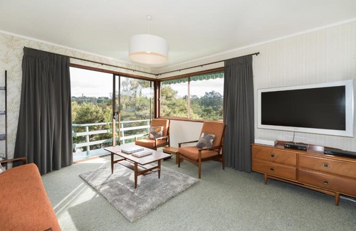 Kerikeri Maison | Retro River Retreat - Kerikeri Holiday Home