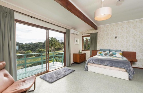 Kerikeri Maison | Retro River Retreat - Kerikeri Holiday Home