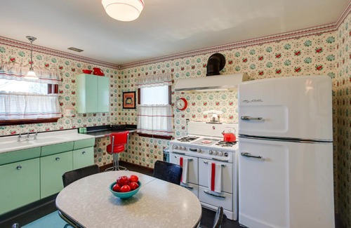 West End Maison | Retro-Style Home in Ruston Walkable Location!