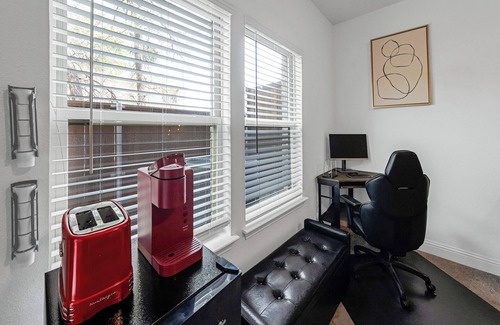 Lewisville Maison | Retro Living