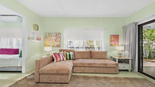 Bateau Bay Maison | Retro Vibes