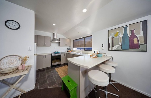 Kaikoura Maison | Revive House - Great for Family and Friend gatherings