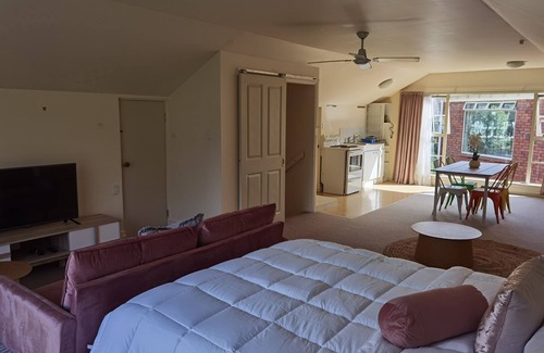 Tamahere Appartement | Revive offers you restful accommodation in beautiful country setting