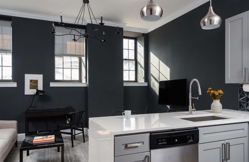 Lafayette Square Appartement | Revived LF Square 1BR with Rooftop by Zencity