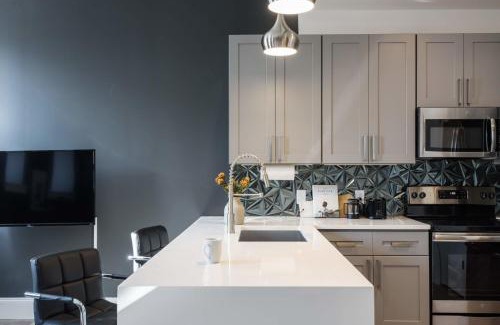 Lafayette Square Appartement | Revived LF Square 1BR with Rooftop by Zencity