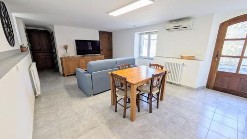 Saint-Christol-Les-Ales Appartement | Rez de jardin chez Elise