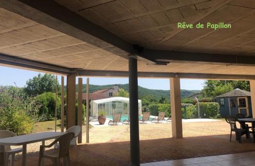 Saint-Gery Appartement | Rez de Piscine, 10 Personnes - RÊVE DE PAPILLON et À L'étage, 5 Personnes - NID D'ÉTOILES, Il s'agit bien de deux gîtes individuels qui sont reliés par un escalier interne, cela permet a une grande famille de louer les deux gîtes
