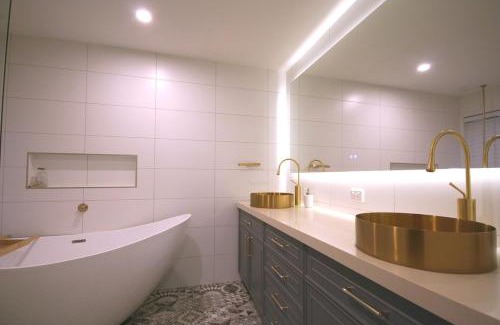 Upwey Maison | Rezara House - 1 to 4 bedroom house