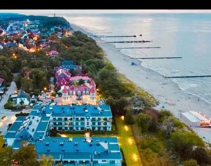 Niechorze Appartement | REZYDENCJA NIECHORZE Apart 123 ogrodzony ogródek przy plaży