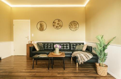 Rhein-Erft-Kreis District Appartement | Rhein Haven Appartment für bis zu 12 Gäste im historischen Bahnhofsgebäude