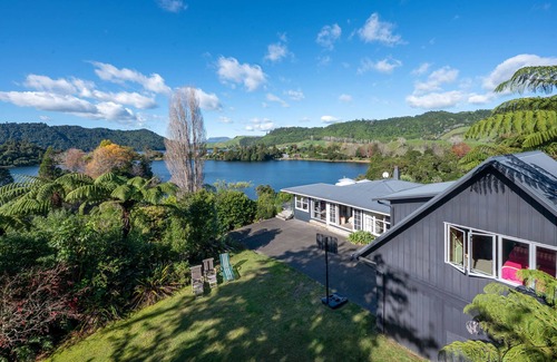 Lake Okareka Maison | RHUSLEY AT OKAREKA THE LEVEL OF COMFORT AND THE VIEWS FROM HERE ARE OUTSTANDING