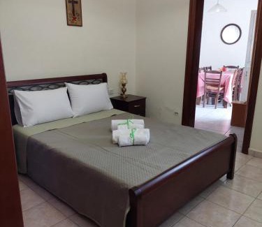 Aigani Maison | Ria's Appartment Egani