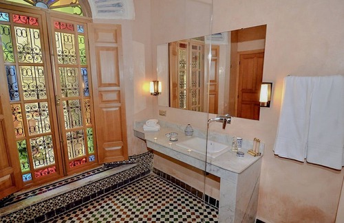Ain Azlitan Maison | Riad Al Ansari