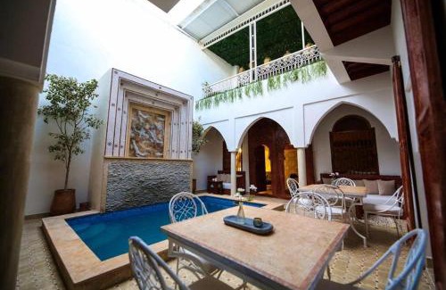 Sidi Abdallah Ghiat Lit Et Petit-Déjeuner | Riad Oum h&N B&B