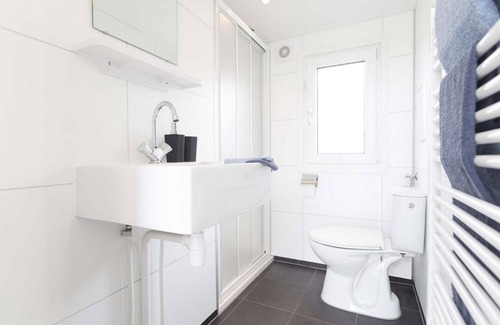 Berkhout Chalet De Ski | ✓ Rialto at Park Westerkogge ✓ Holiday home for 5 people ✓ Located in Berkhout (North Holland) ✓ Waterfront holiday resort ✓ Book directly at the resort