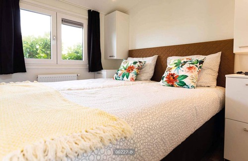Cromvoirt Chalet De Ski | ✓ Rialto MAX at Résidence de Leuvert ✓ Holiday home for 6 persons ✓ Located near Den Bosch (Noord-Brabant) ✓ Near De IJzeren Man ✓ Book directly through the park