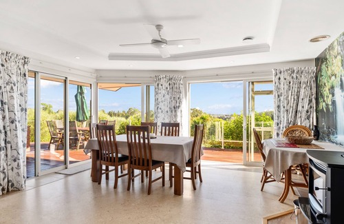 Kerikeri Maison | RidgeRaj - Kerikeri Holiday Home