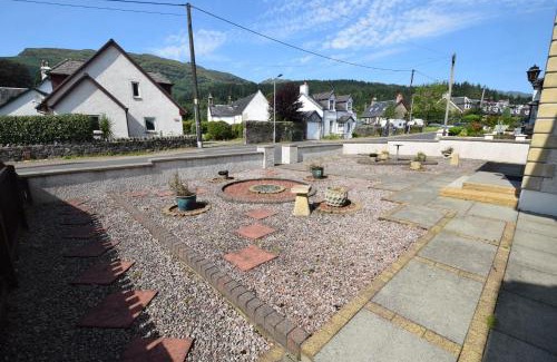 Lochgoilhead Maison | Ridgeview Villa - Partial loch view