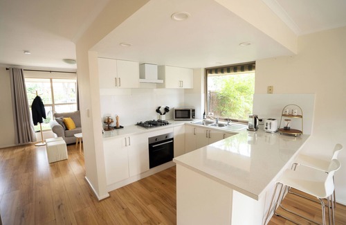 Ridleyton Maison | Ridleyton Hideaway - 4 bed home near CBD
