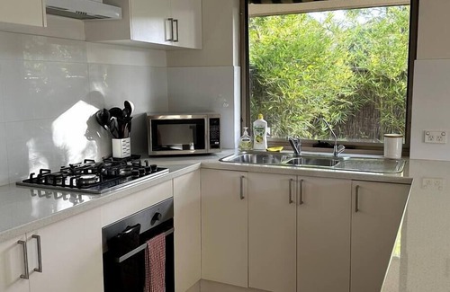 Ridleyton Maison | Ridleyton Hideaway - 4 bed home near CBD