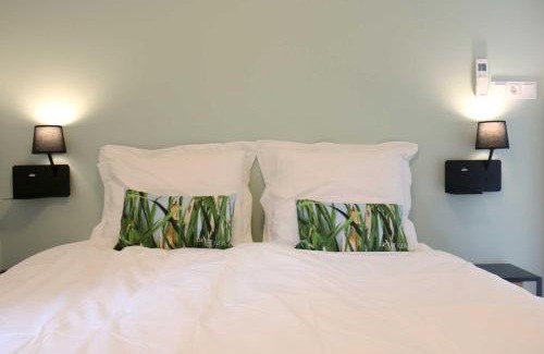 Grou Maison | Rietreiger luxe vakantielodge in Friesland - 2 badkamers