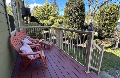 Regional District of Nanaimo Cabine | Right across from the pool & hot-tub!