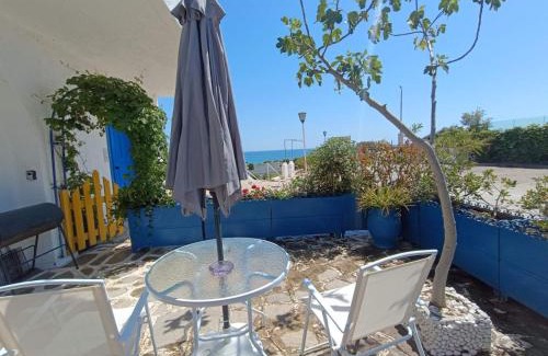 Nea Propontida Maison | Right Across The Sea