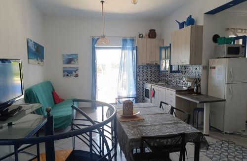Nea Propontida Maison | Right Across The Sea