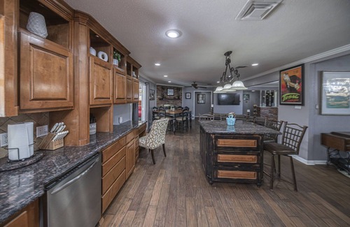 Midland Maison | Right At Home-Midland Clermont House w/ Pool and Billiards