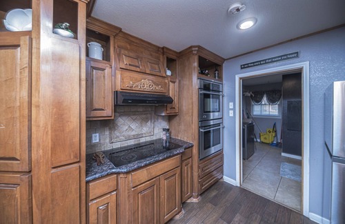 Midland Maison | Right At Home-Midland Clermont House w/ Pool and Billiards