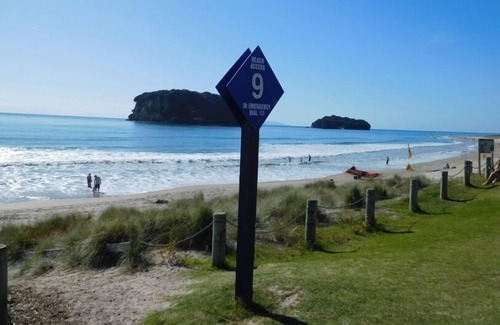 Whangamata Maison | Juste à côté du club de surf Vue sur la mer Entièrement clôturé