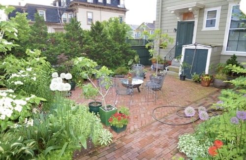 Federal Hill Appartement | Right on Broadway - Spacious West Side Apartment