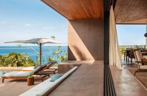 Lo de Marcos Maison | Right On The Beach! Balcony, Outdoor Pools, Free Breakfast, Free Parking!