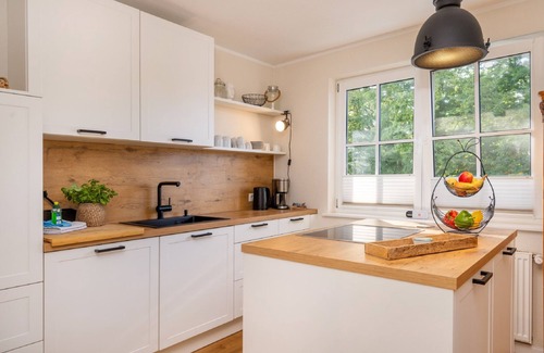 Lauterbach Appartement | Right on the water: Stylish "Hafenglück" vacation apartment in Lauterbach on Rügen