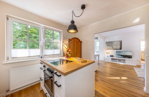 Lauterbach Appartement | Right on the water: Stylish "Hafenglück" vacation apartment in Lauterbach on Rügen
