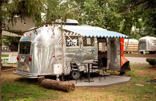 Pinetop Hôtel | Rim Camp Vintage Airstream