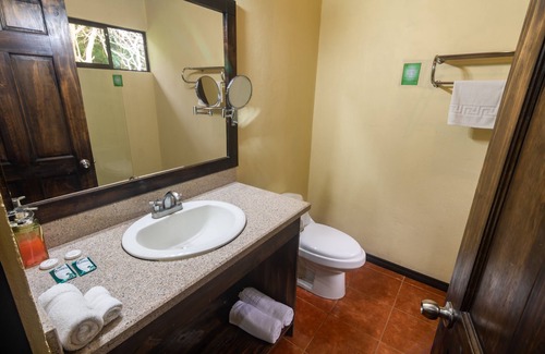 Mogote de Bagaces Cabine | Rinconcito Lodge