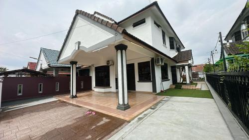Taman Rinting Maison | Rinting Masai Semi-D Snooker Ping Pong 6R 20 Paxs
