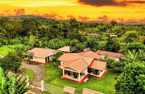 Northern Plains Appartement | Cozy Apt next to famous river Rio Celeste perfect for Family/couple Adventure