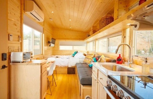 Arroyo Hondo Maison | Rio Tiny Home w Mountain View, Hot Tub, 2 miles to Black Rock Hot Springs