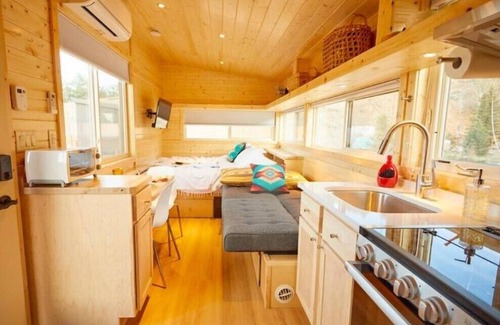 Arroyo Hondo Maison | Rio Tiny Home w Mountain View, Hot Tub, 2 miles to Black Rock Hot Springs